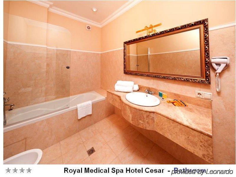 Royal Medical Cezar Hotel Truszkavec Kültér fotó